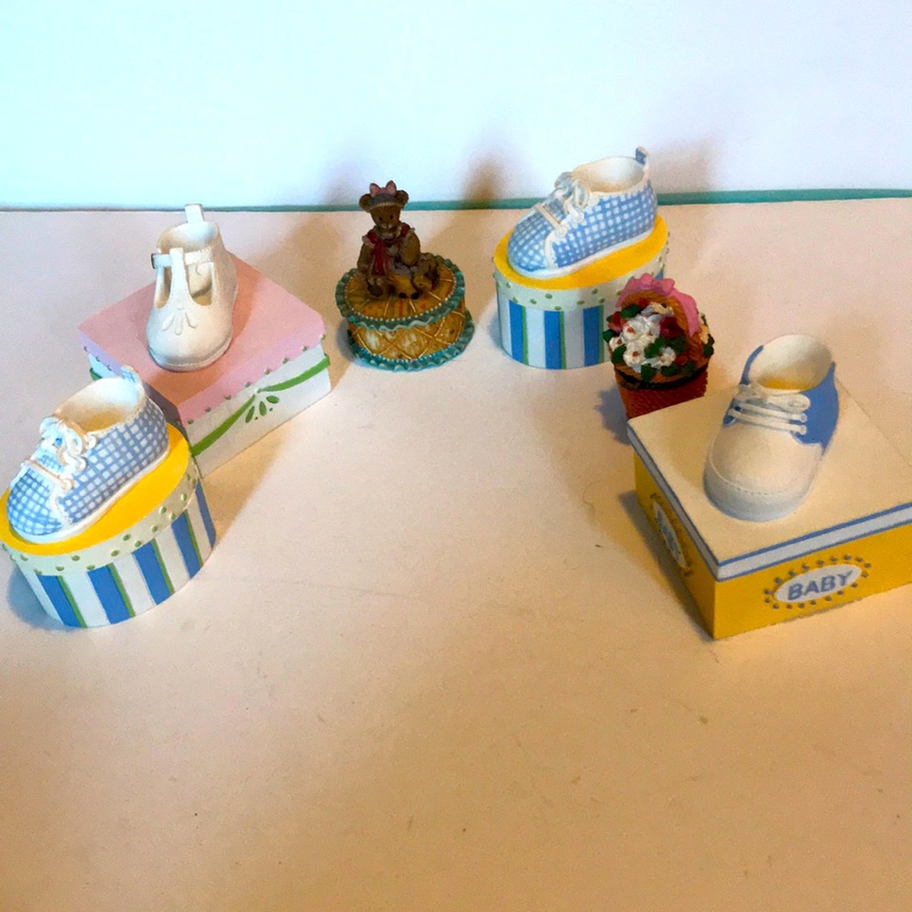 Twos company bundle lot of home decor